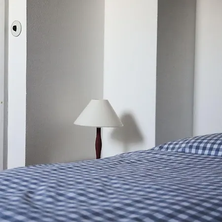 Herrenhaus Linker Seitenfluegel Ii - Boldevitzer Ruegenkaten Apartment Parchtitz